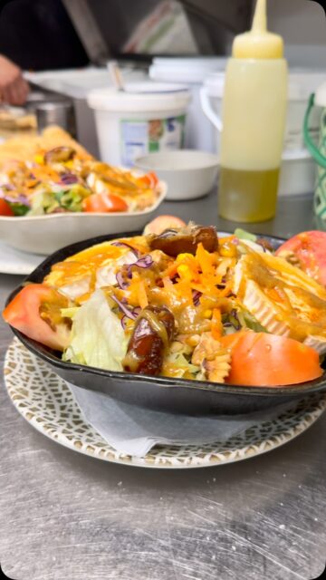 ¿ Te gustan las ensaladas ? 🥗 Nosotros ofrecemos las ensaladas más completas de la comarca 🙂
Ven a probar y nos dices…
#restaurantemallorca #comerenmallorca #manacor #mallorca